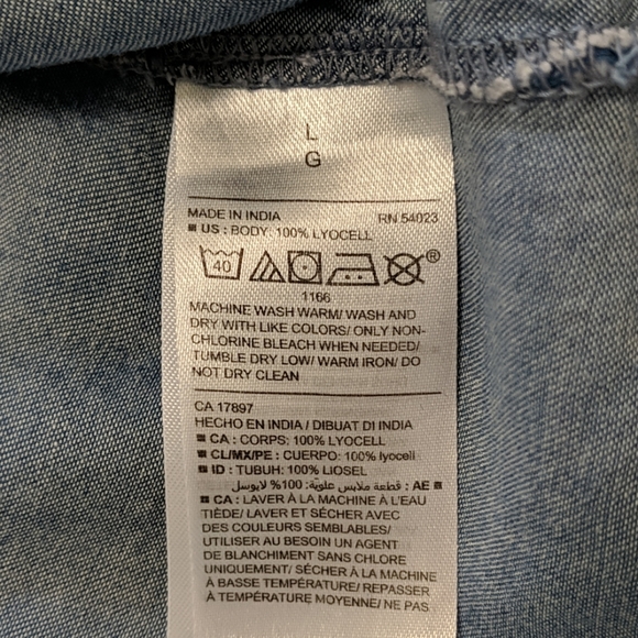 COPY - NWT Old Navy Denim Sleeveless Top - Large - Picture 6 of 6